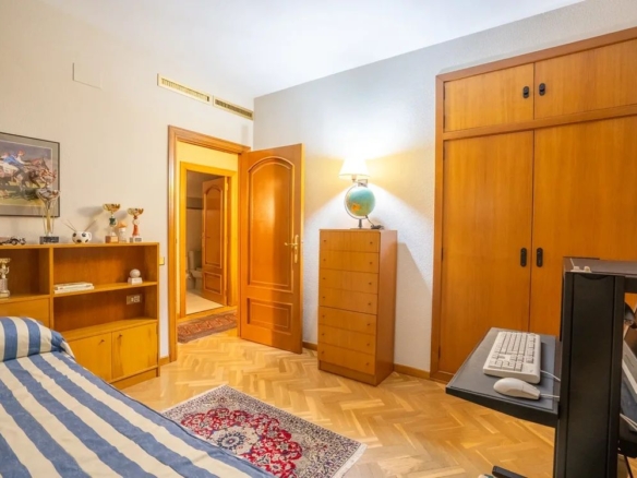 Chalet adosado en venta en CL Major