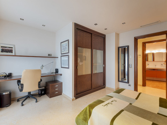 Piso de Lujo en venta en Calle de Colón